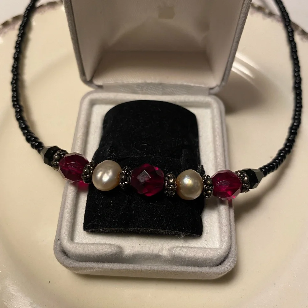 💛 Tara Designs Czech round shaped glass beads, FWCPs black seed beads necklace. - Picture 4 of 4